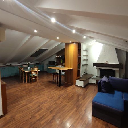 Loft Mansardato Monza Zewnętrze zdjęcie