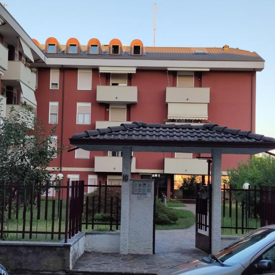 Loft Mansardato Monza Zewnętrze zdjęcie