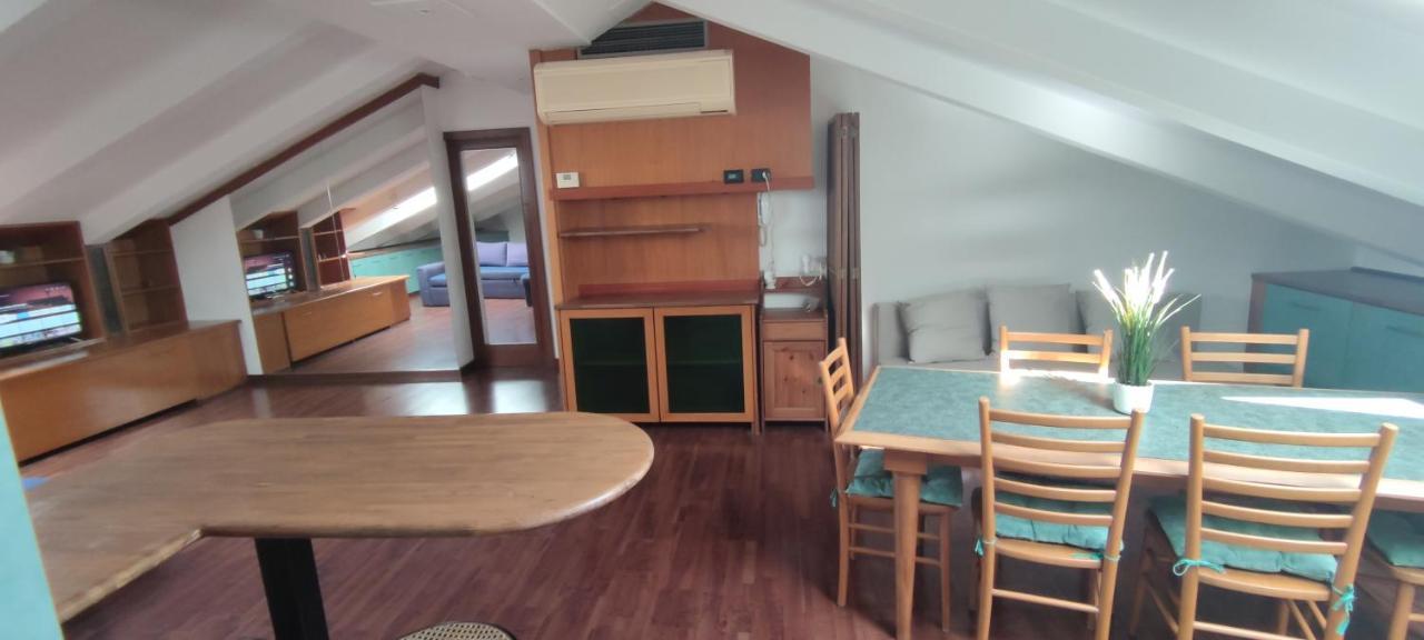 Loft Mansardato Monza Zewnętrze zdjęcie